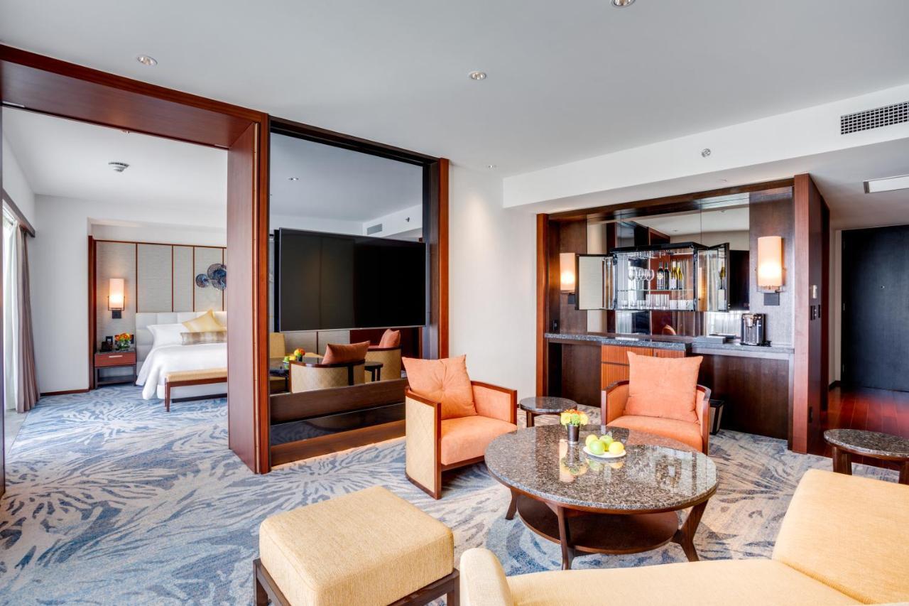 The Tsubaki Tower Hotel Tumon Exterior photo